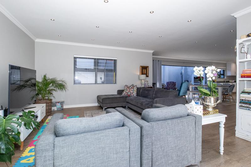 To Let 3 Bedroom Property for Rent in Constantia Western Cape